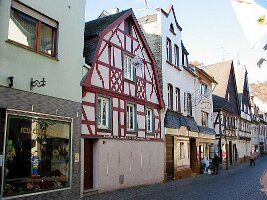Bacharach-16